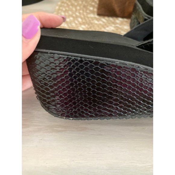 WOMENS black Volatile flip flops - Picture 5 of 10